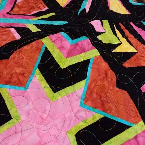 GEOMETRIC QUILT - Picture 2 of 3